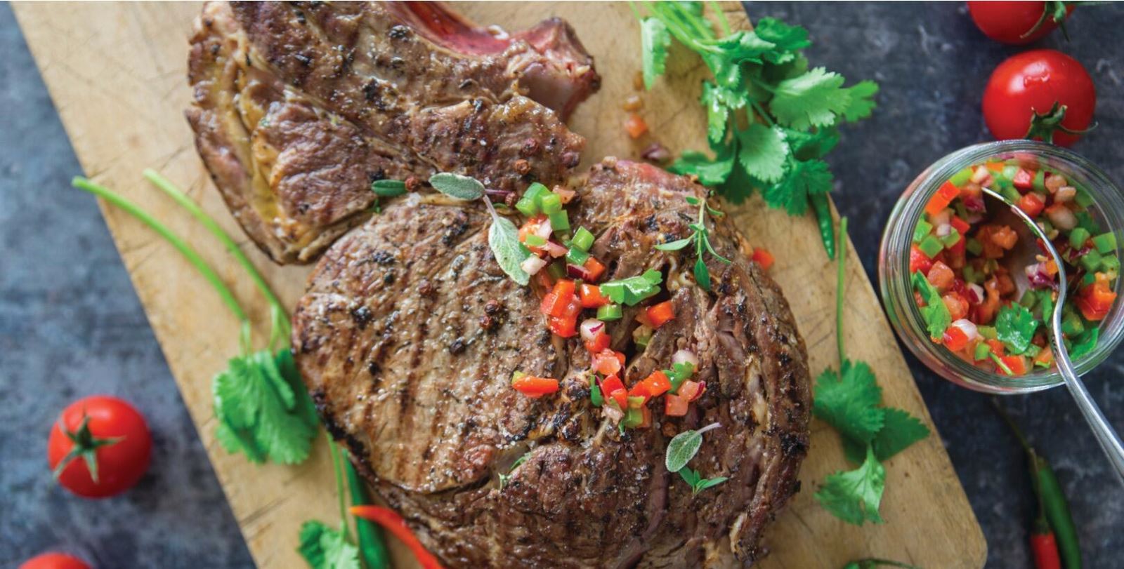 Prime rib steak with criolla salsa
